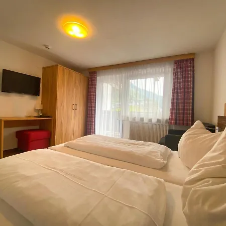 Alpenblume Hotel *